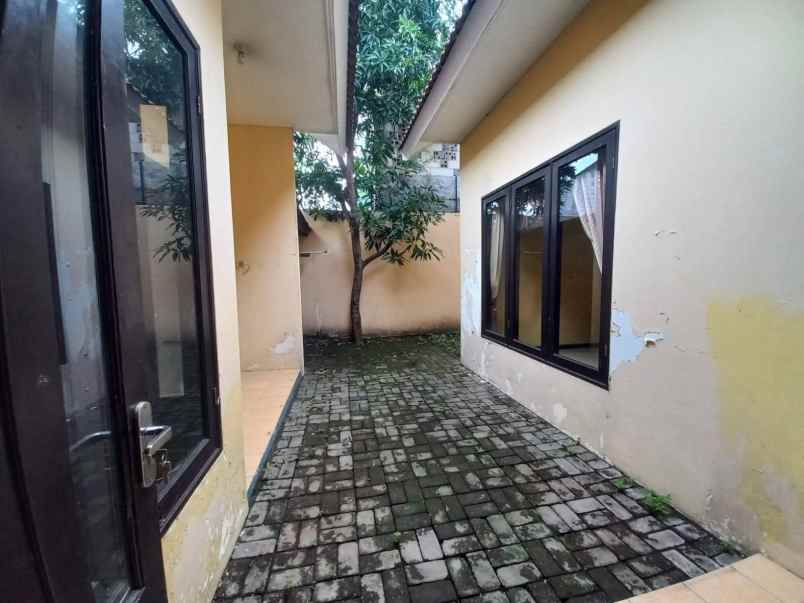 dijual rumah palm spring jambangan