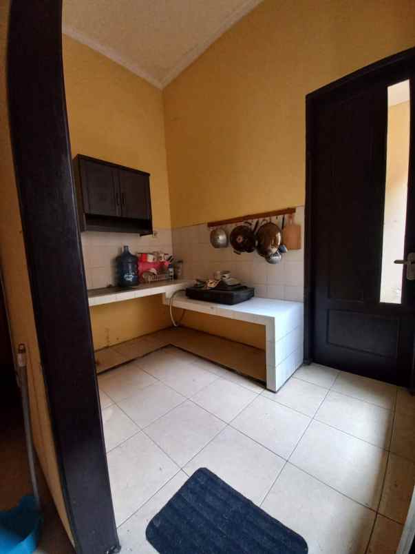 dijual rumah palm spring jambangan