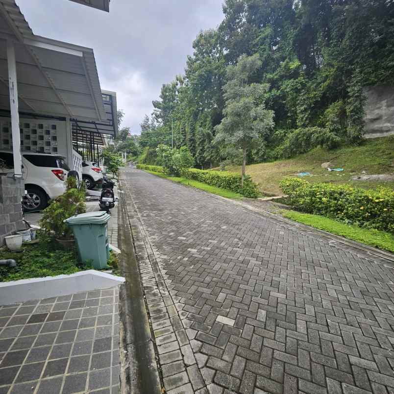 dijual rumah pandanaran hills