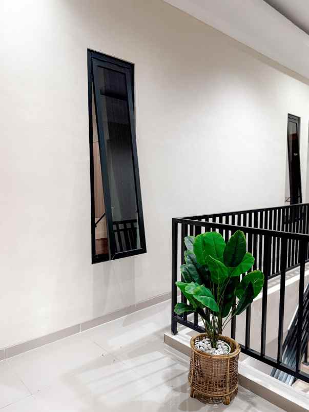 dijual rumah peeumahan griya ani boulevard