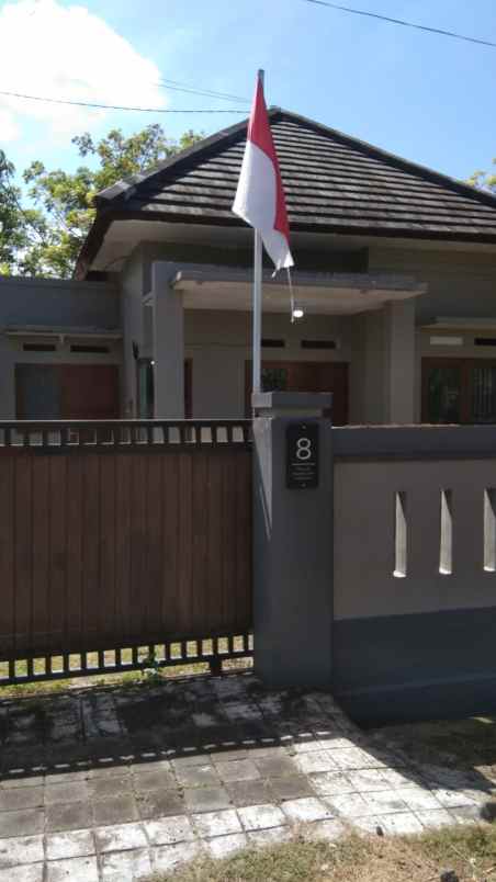 dijual rumah perum pudak sari