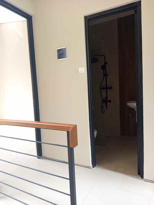 dijual rumah perumahan jatijajar depok