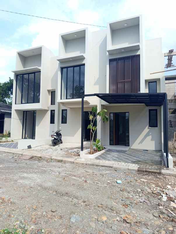 dijual rumah perumahan jatijajar depok