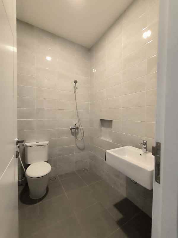 dijual rumah puri galaxy