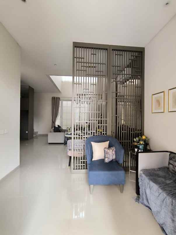 dijual rumah puri galaxy