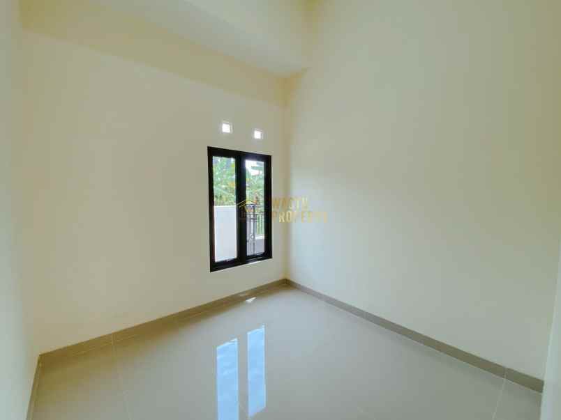 dijual rumah purwomartani