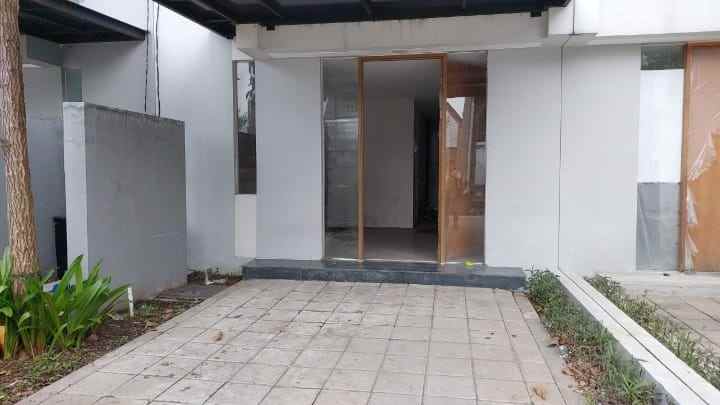 dijual rumah royal residence 2