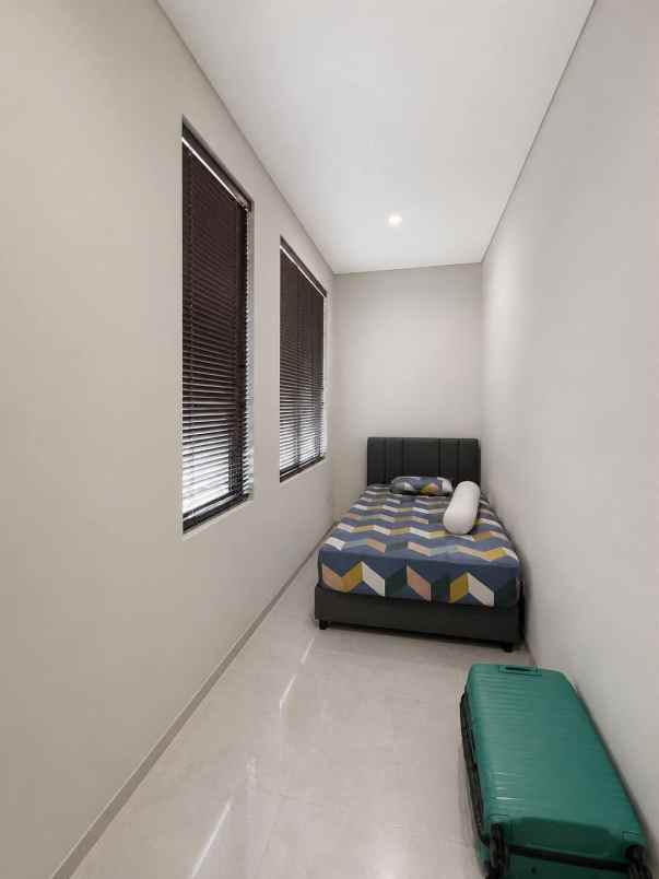 dijual rumah rumah citraland utama