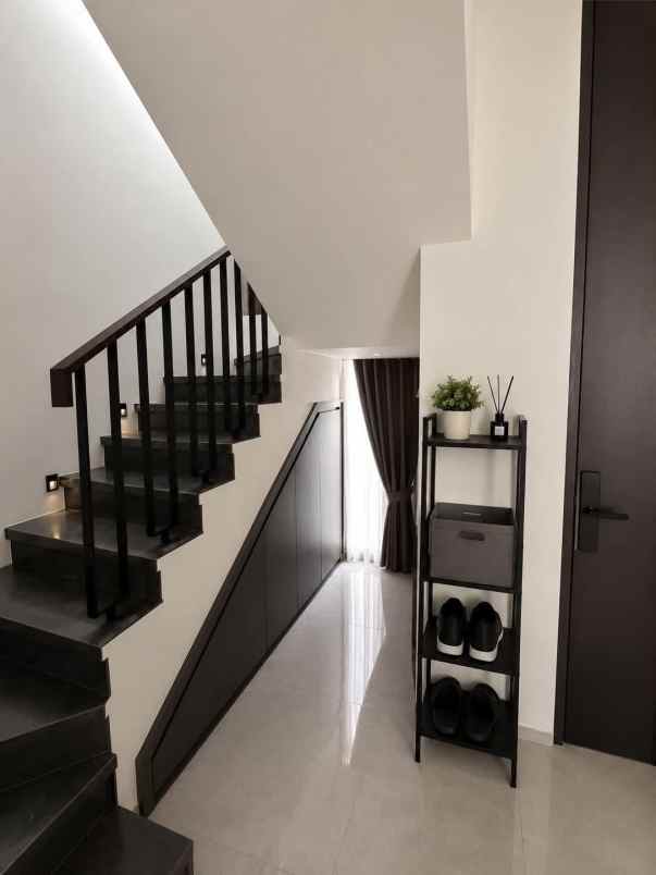 dijual rumah rumah citraland utama