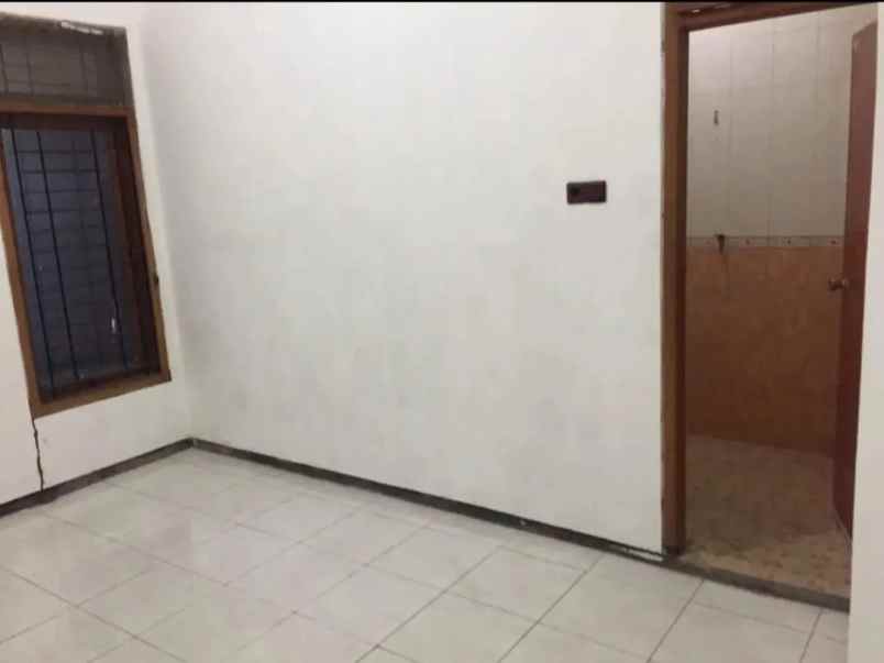 dijual rumah rungkut barata