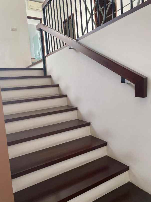 dijual rumah sambikerep graha natura