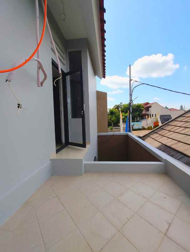 dijual rumah setu cipayung jaktim