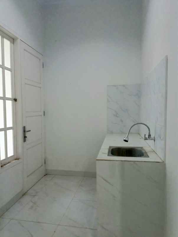 dijual rumah siap huni di ciganjur jagakarsa