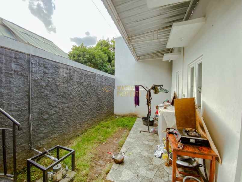 dijual rumah taman martani