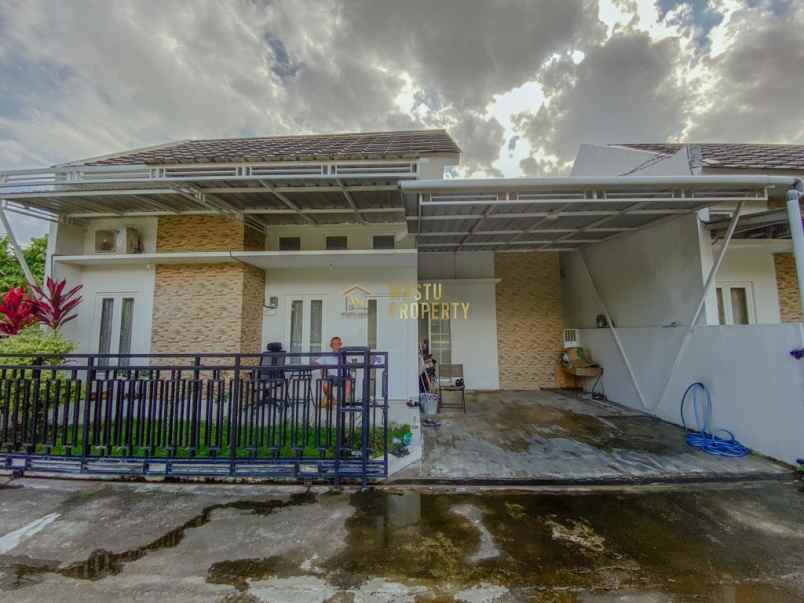 dijual rumah tamanmartani kalasan