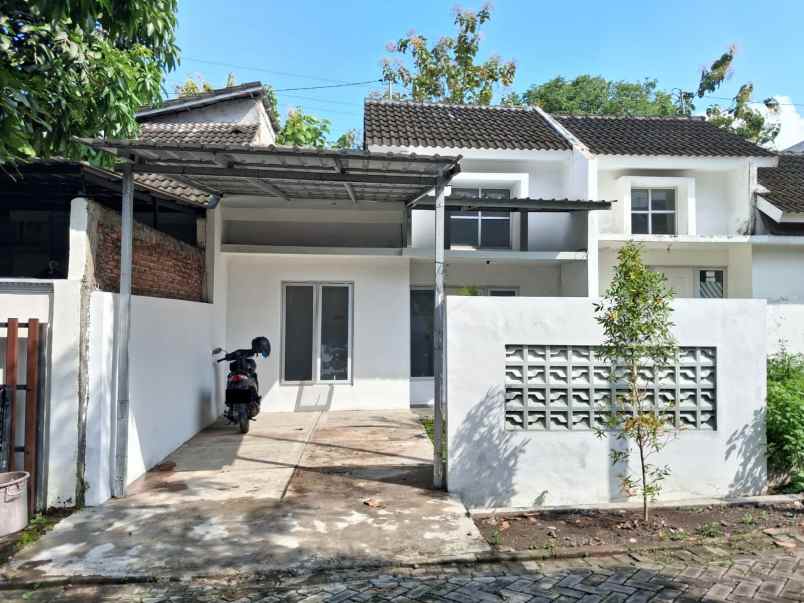 dijual rumah tembalang