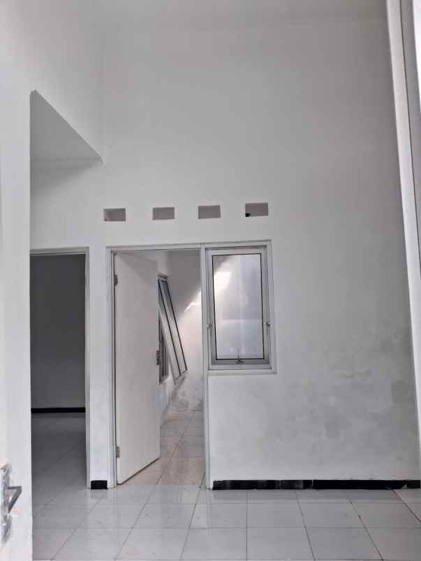 dijual rumah tembalang