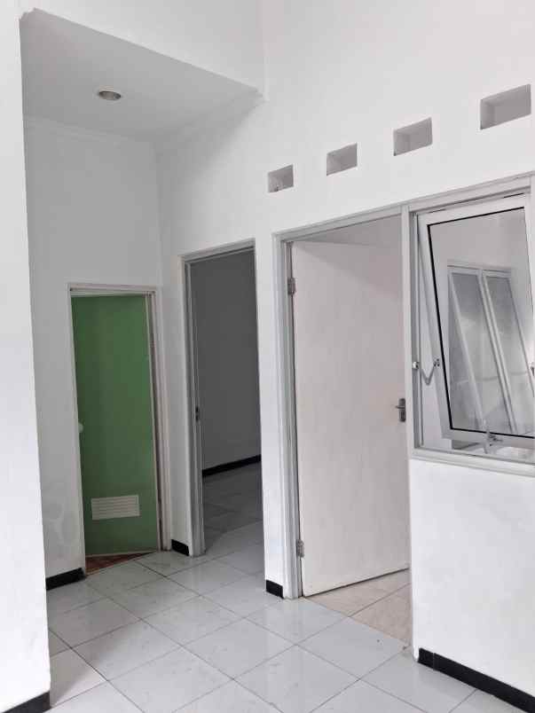 dijual rumah tembalang