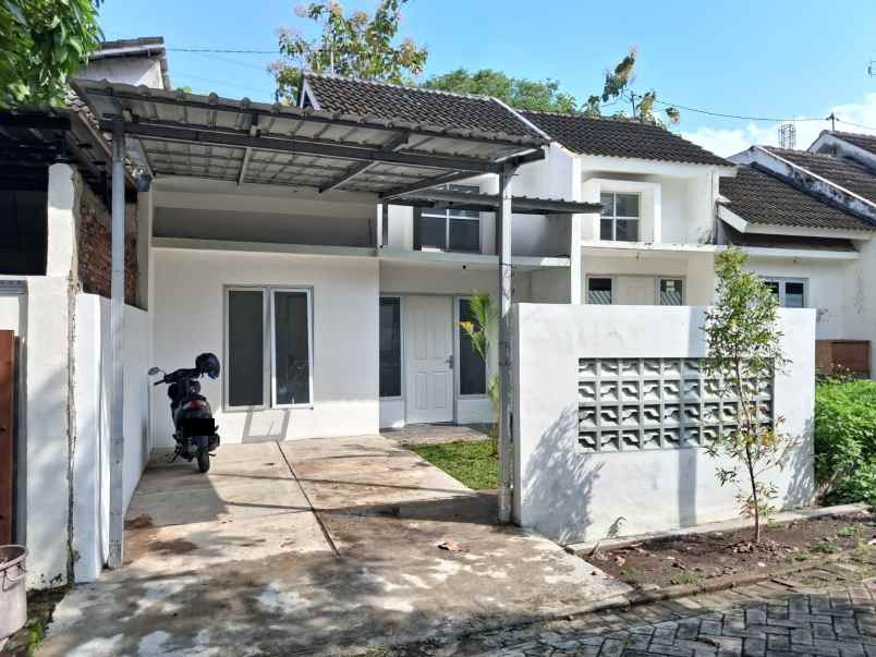 dijual rumah tembalang