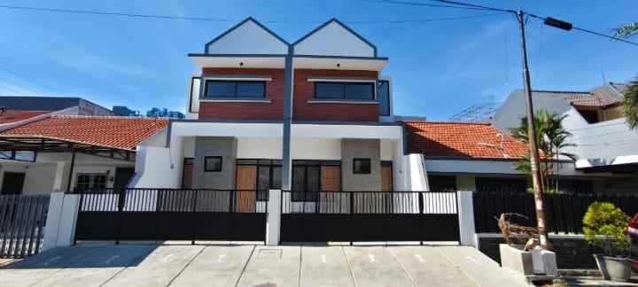 dijual rumah tenggilis mejoyo selatan