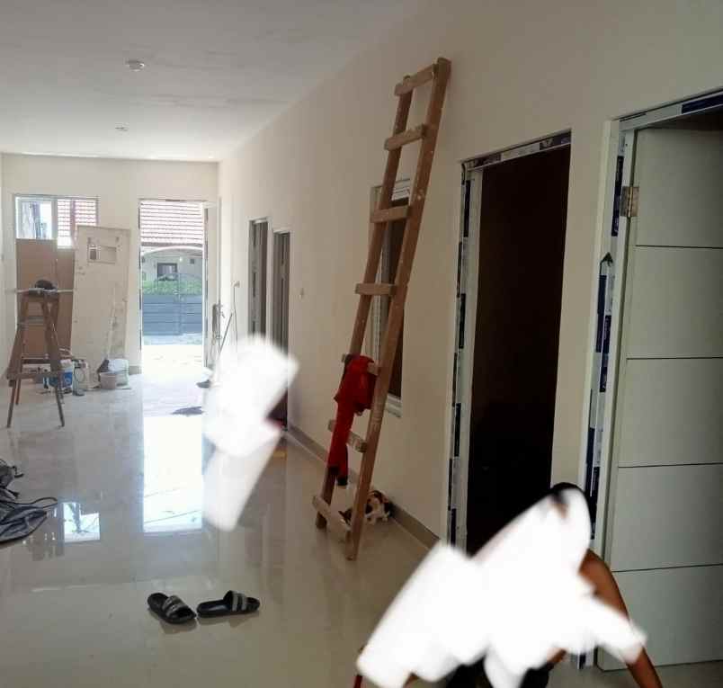 dijual rumah wiguna selatan