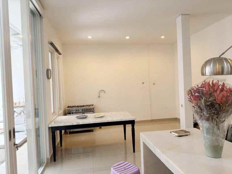 dijual rumah wiguna tengah surabaya timur siap huni