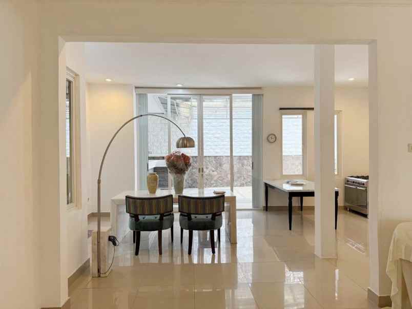 dijual rumah wiguna tengah surabaya timur siap huni