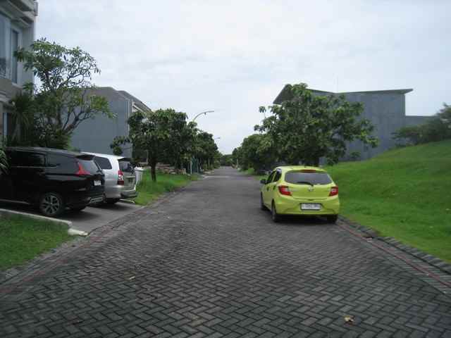 dijual tanah pakuwon indah