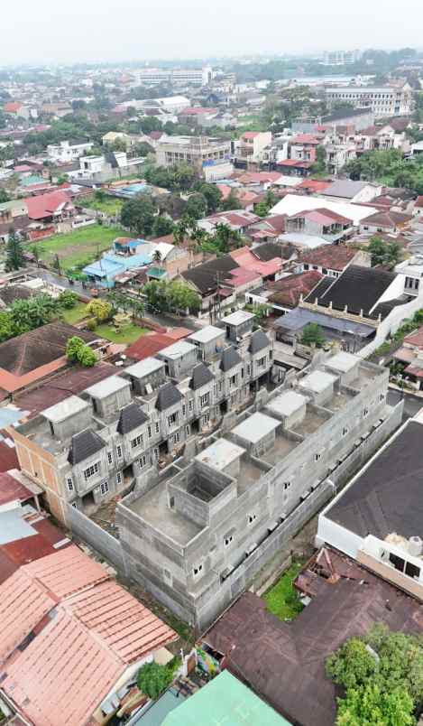 dijual villa jalan sei batu gingging