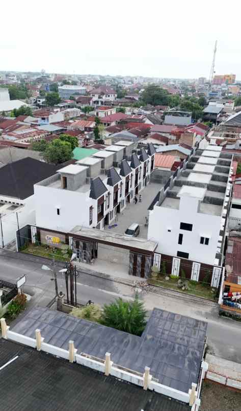 dijual villa jalan sei batu gingging