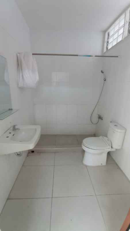 disewa rumah siaphuni rapih di pulomas jakarta timur