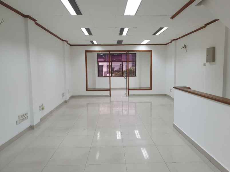 disewakan ruko roxy mas kondisi rapih