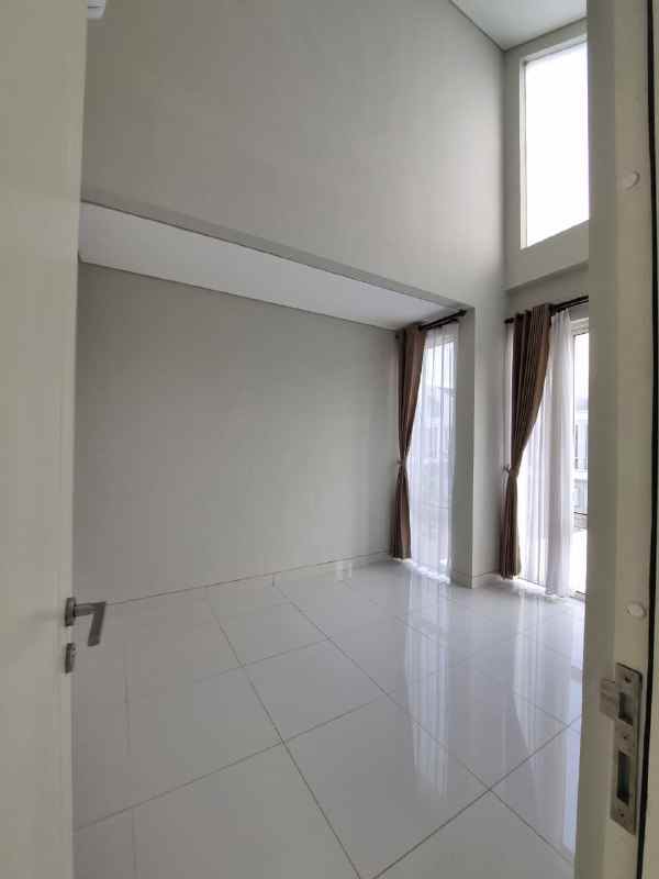 disewakan rumah grand pakuwon cluster adelaide