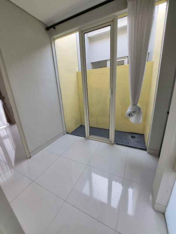 disewakan rumah grand pakuwon cluster adelaide