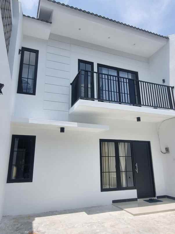 disewakan rumah green mansion regency