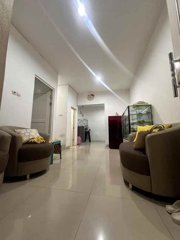 disewakan rumah green mansion regency