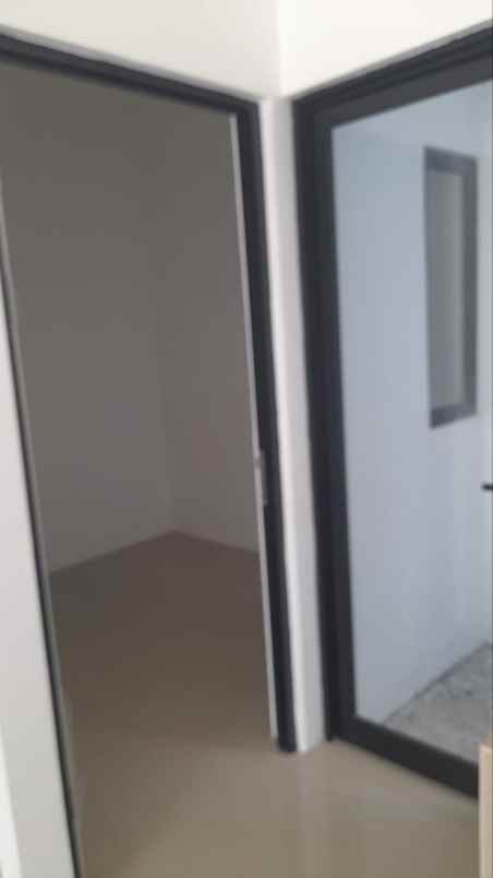 disewakan rumah regency one babatan pantai