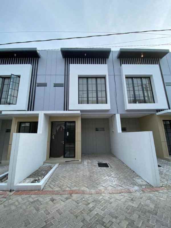 disewakan rumah regency one babatan pantai