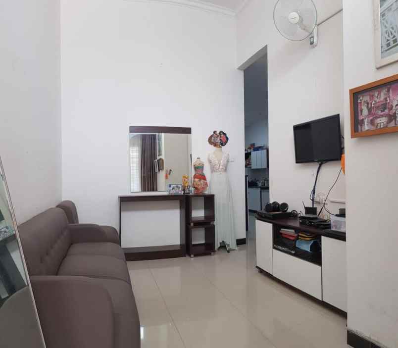 disewakan rumah sukolilo dian regency 2
