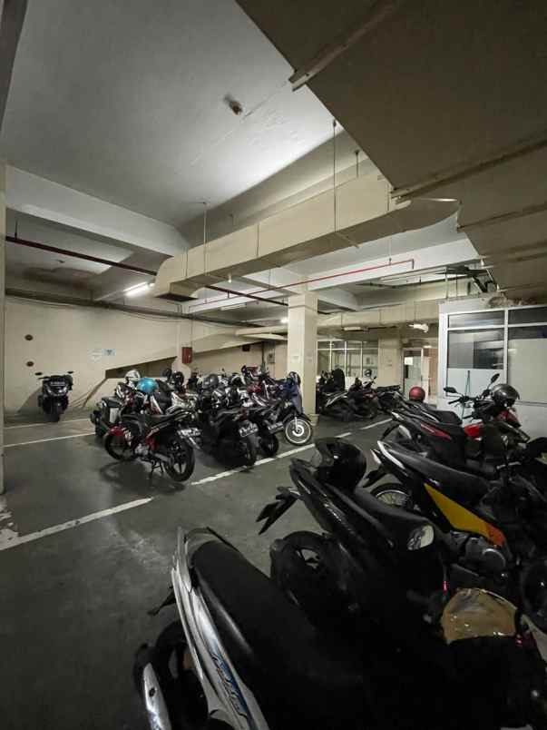 gedung bagus lokasi strategis di gondangdia menteng