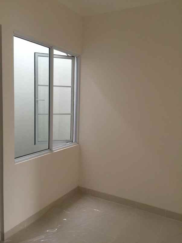 jual rumah amarillo village paramount serpong