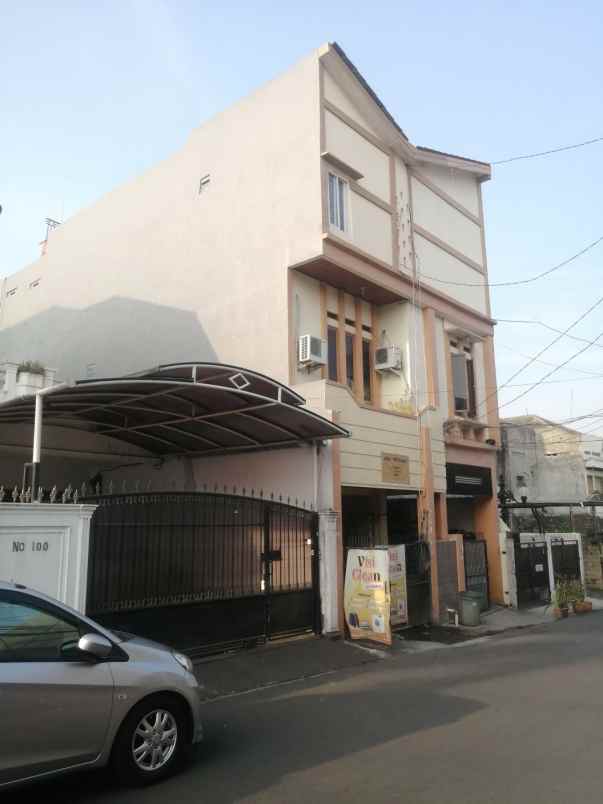 kost jl raya mampang prapatan