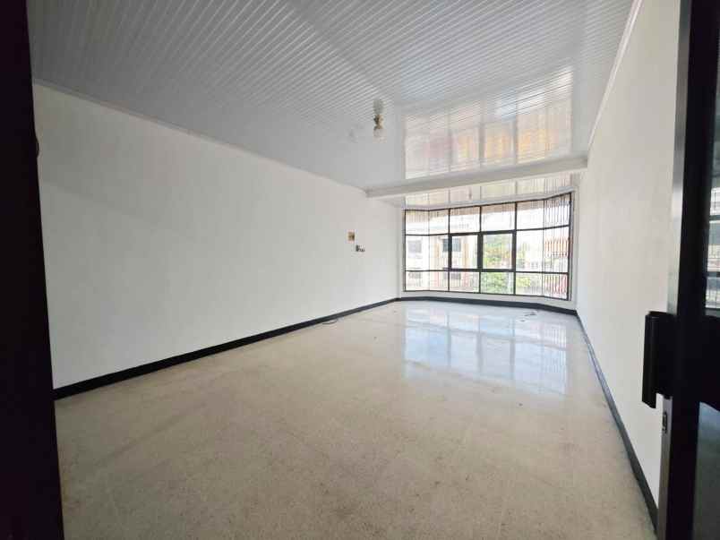 ruko 3 lantai kalianyar surabaya nol jalan siap pakai