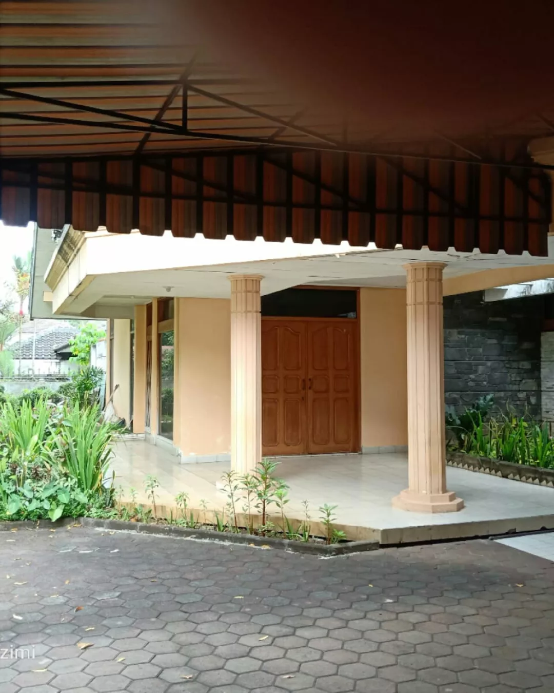 rumah 2 lantai di area elite hegarmanah setiabudi