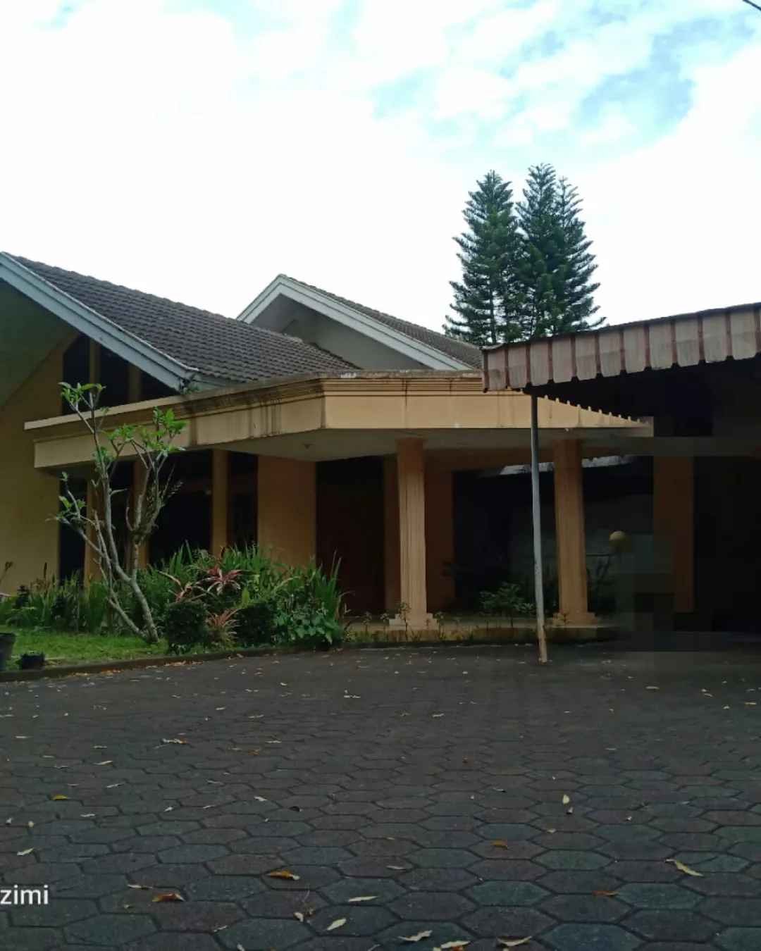 rumah 2 lantai di area elite hegarmanah setiabudi