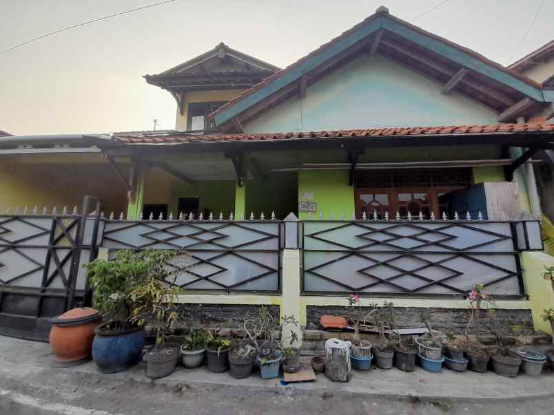 rumah 2 lantai siap huni dekat samsat tegal