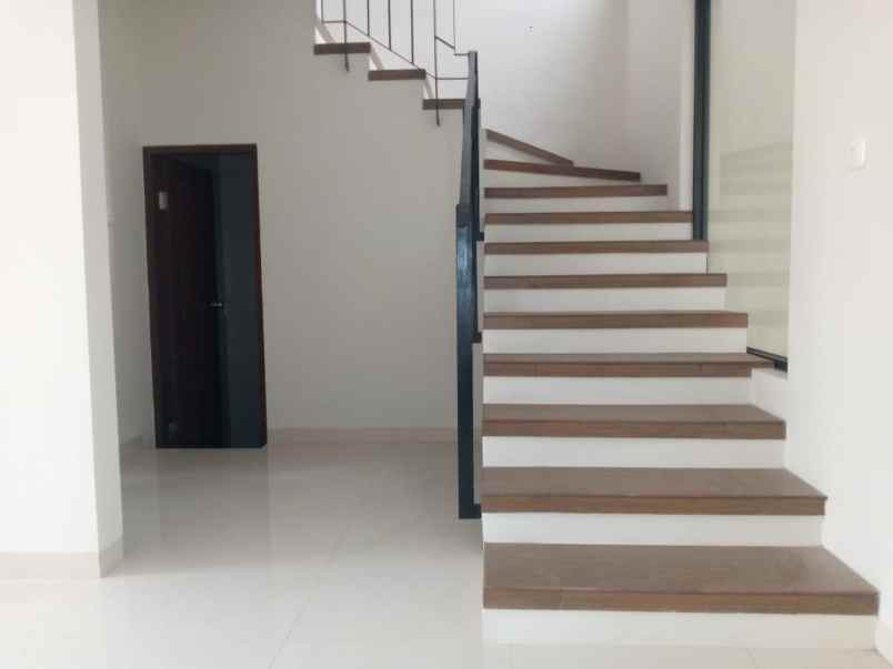 rumah 2 lantai tanpa dp free biaya biaya