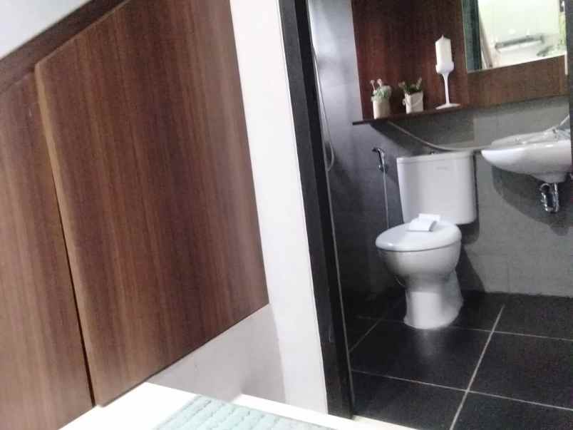 rumah baru 2 lantai di jalan raya parung bogor