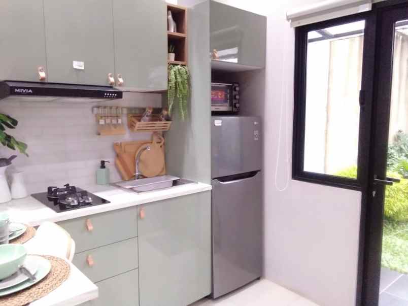 rumah baru 2 lantai di jalan raya parung bogor