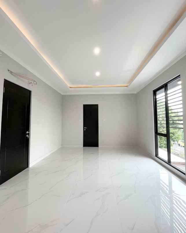 rumah baru 2 lantai siap huni dalam cluster graha raya